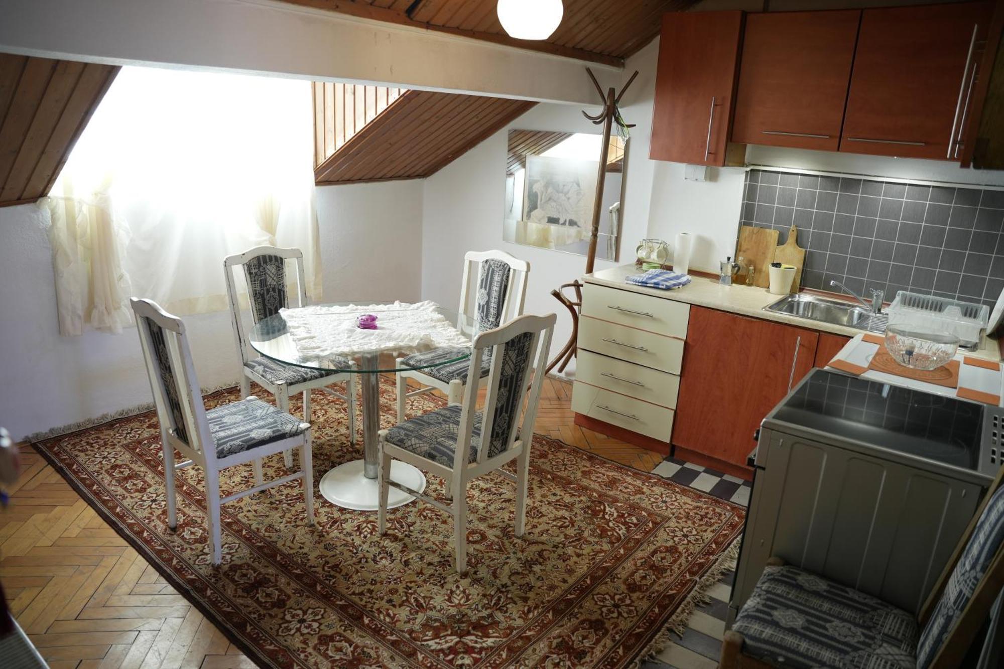 דירות פרישטינה Old Street House מראה חיצוני תמונה